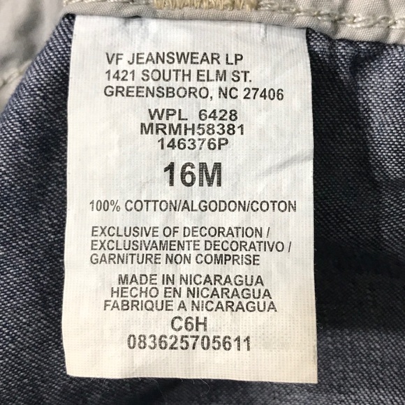 Cute Jean Shorts Size 16M - Picture 3 of 4